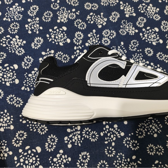 DIOR B30 Black&White Sneakers - Picture 9 of 10
